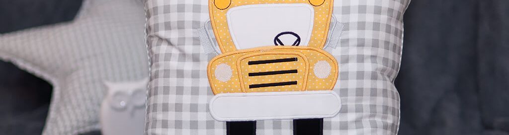 Personalizowana poduszka do przedszkola i na prezent z imieniem Autobus